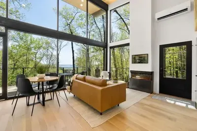 Image de Tree + House at Indian Point