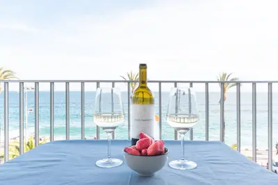 Image de Spacious apartment, with views, bright, renovated and in front on the beach!