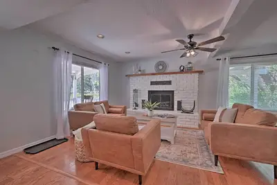Image de Whispering Pines Home: Fire Pit, Near Scenic Hikes