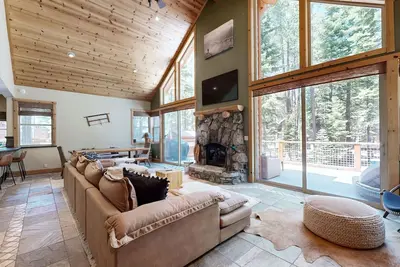 Exquisite Mountain Refuge | Gourmet Kitchen, Pool Table & Forest-View Deck