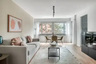 Image de Sunny Iselin 3. 5 Room w/ Storage, 1min to Local Market