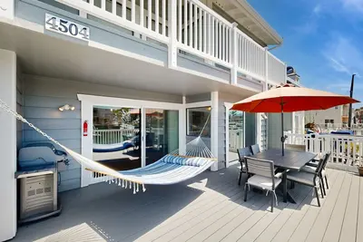 Harborside home in Oxnard with short walk to beach - bring your boat