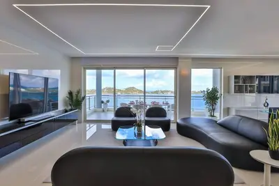 Image de Serenity Penthouse - The Pinnacle of Luxury