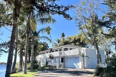 Image de Island House, located on the south point of Paradise Island.