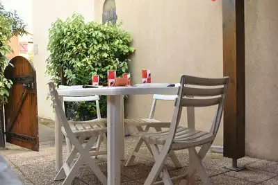 Image de Charmant pavillon climatisé avec mezzanine, piscine et parking privé à 300m de la plage - Gruissan