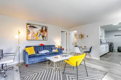 Image de Seattle Garden Apt: Walk to Water & Amenities!