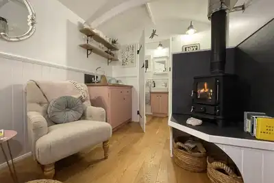 Image de Luxury shepards hut Norfolk! Brand new for 2022, set on 3 acres of land❣