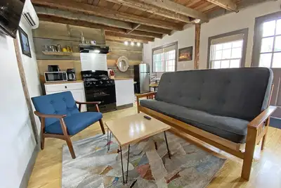 Image de Cozy 2br with Rustic Decor Near Downtown