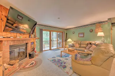 Image de Riverfront Retreat w/ Deck: 1 Mi to Loon Mtn!