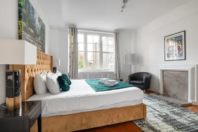 Image de **Authentic & Spacious 5 Bed Apartment\/Hyde Park**