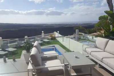 Image de Holiday House with Sea View and Private Pool