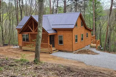 Image de Secluded, beautiful cabin with hot tub and fire pit in heart of Hocking Valley!