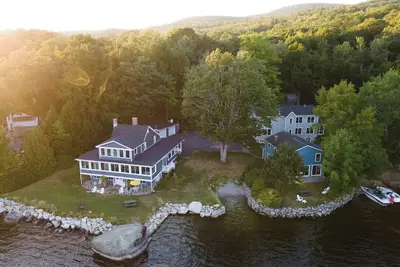 Image de Luxurious, Ada accessible lakefront home for the whole family near Acadia
