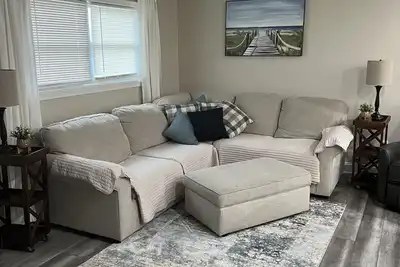 Image de Bayside Shore House — 2 Blocks from the beach 25 year and older for rental