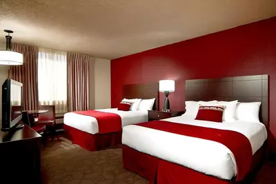 Image de Edgewater Casino Resort, 2 x Sedona Queen Non Smoking Room, Free Onsite Parking!