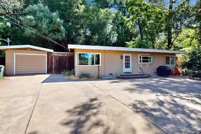 Image de Choice Getaway w/ Private Hot Tub - Near Wineries, Dining, Outdoor Activities