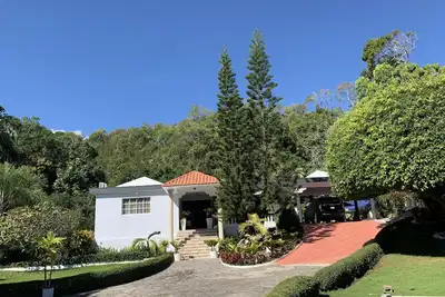 Image de wooded Villa w/outdoor pool 5 min from the beach