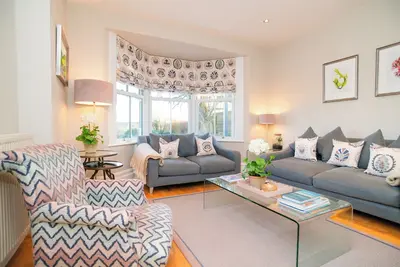 Image de Stylish Coastal Luxury - 5 Bed, Hot Tub, Ev Charger