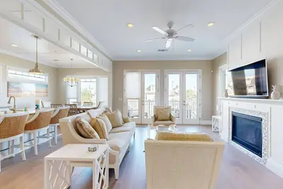Steps to Hollywood Beach Home with Balcony, Rooftop Terrace & Harbor Views