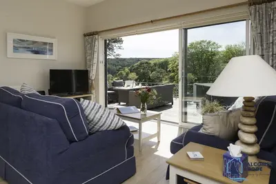 Image de Elevated Coastal Escape | Breathtaking Views