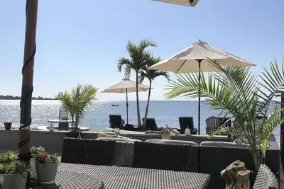 Image de Direct Waterfront \"The Palms\" Beach House