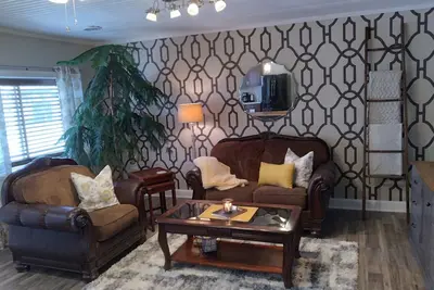 Image de Restored Building in Downtown Lincoln- Your Gateway to the Lake!