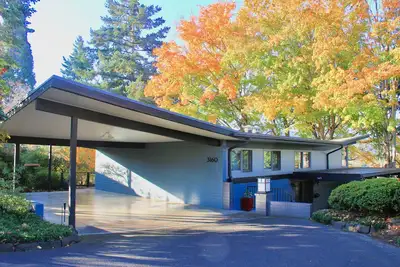 Image de 50% Discount for 1 week stay - view, hot tub, U of O