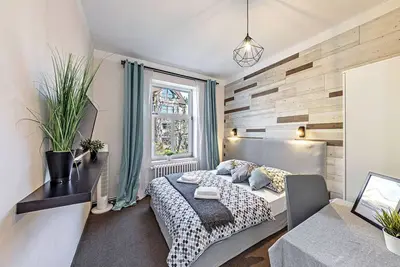 Image de Nestled in the Quiet Hills of Prague\nSuite 4, 2 Bdrm 1 Ba, sleeps 4\n