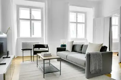 Image de Upscale Innere Stadt 2br in Core City Center, by Blueground