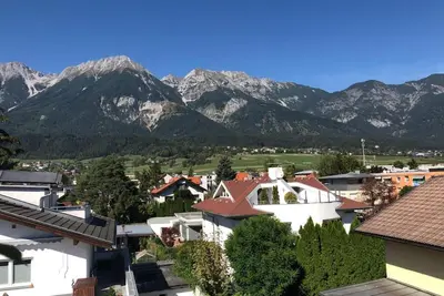 Image de Appartement \"Citybergblick\" avec vue sur les montagnes, balcon et Wi-Fi.