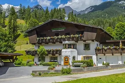 Image de Appartement W5 Haus Ganghofer avec vue sur les montagnes, patio et Wi-Fi.