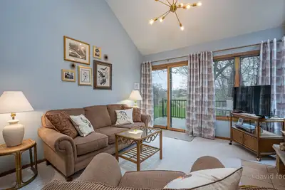 Image de A Galena Territory townhome near amenities, sleeps 6