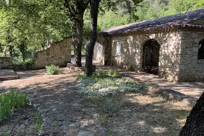 Image de Petit mas provençal en p terrasse et proche des sites touristiques