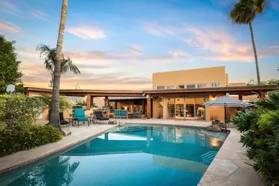 Image de 3-Court Pickleball Retreat Surrounded by Mountains
