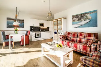 Image de Haus Strandläufer - vacation apartment for 4 people on the North Sea dike