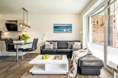 Image de Haus Strandläufer - vacation apartment for 4 people on the North Sea dike