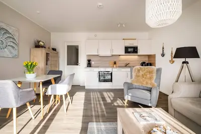 Image de Haus Strandläufer - vacation apartment for 2 people on the North Sea dike