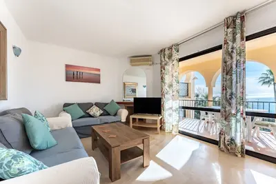 Image de Appartement de vacances \"Vue sur la mer à Torreoceano\" avec vue sur la mer, terrasse et Wi-Fi.