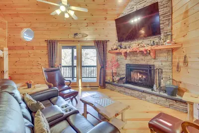 Image de Riverfront Cabin w\/ Wraparound Decks & Fire Pit!