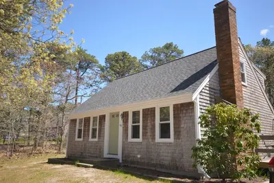 Image de Seashore Getaway - Renovated Cape close to Nauset Light and Coast Guard Beach