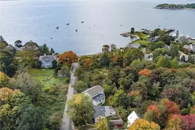 Image de Month of August Available! Walk to Nahant beaches - dog friendly