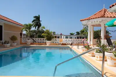 Image de Luxury 7 bedroom villa with private pool and ocean view