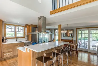 Image de Charming guest house set on horse farm, walk to downtown Edgartown