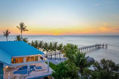 Image de Home w/ 2nd Story Pool & Spa w/ Open Water Views