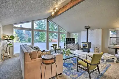 Image de Gather & Relax Here! Luxurious Oasis Near Pdx w/Large Fenced Yard-Pet Friendly!