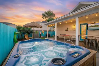 Image de Private Beach Access–Pool/Spa–Sleeps 14–Pets Ok