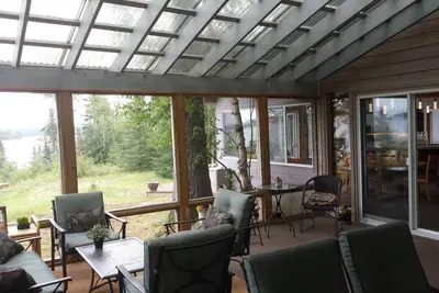 Image de Architecturally designed & appointed vacation home on fabulous Lake of the Woods