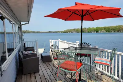 Image de Lake Front home with with pontoon boat available for rent