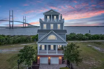 Image de ☀️Picturesque Views💥Game room👙Pool & Hot Tub