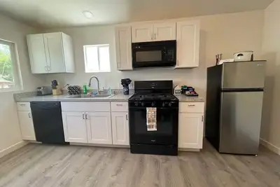 Image de \"The Blueberry! \" Cozy home in quiet neighborhood